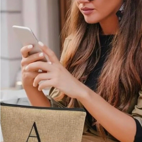 Women Beach Bag with letter A with Makeup Bag Travel Essential - Picture 3 of 9